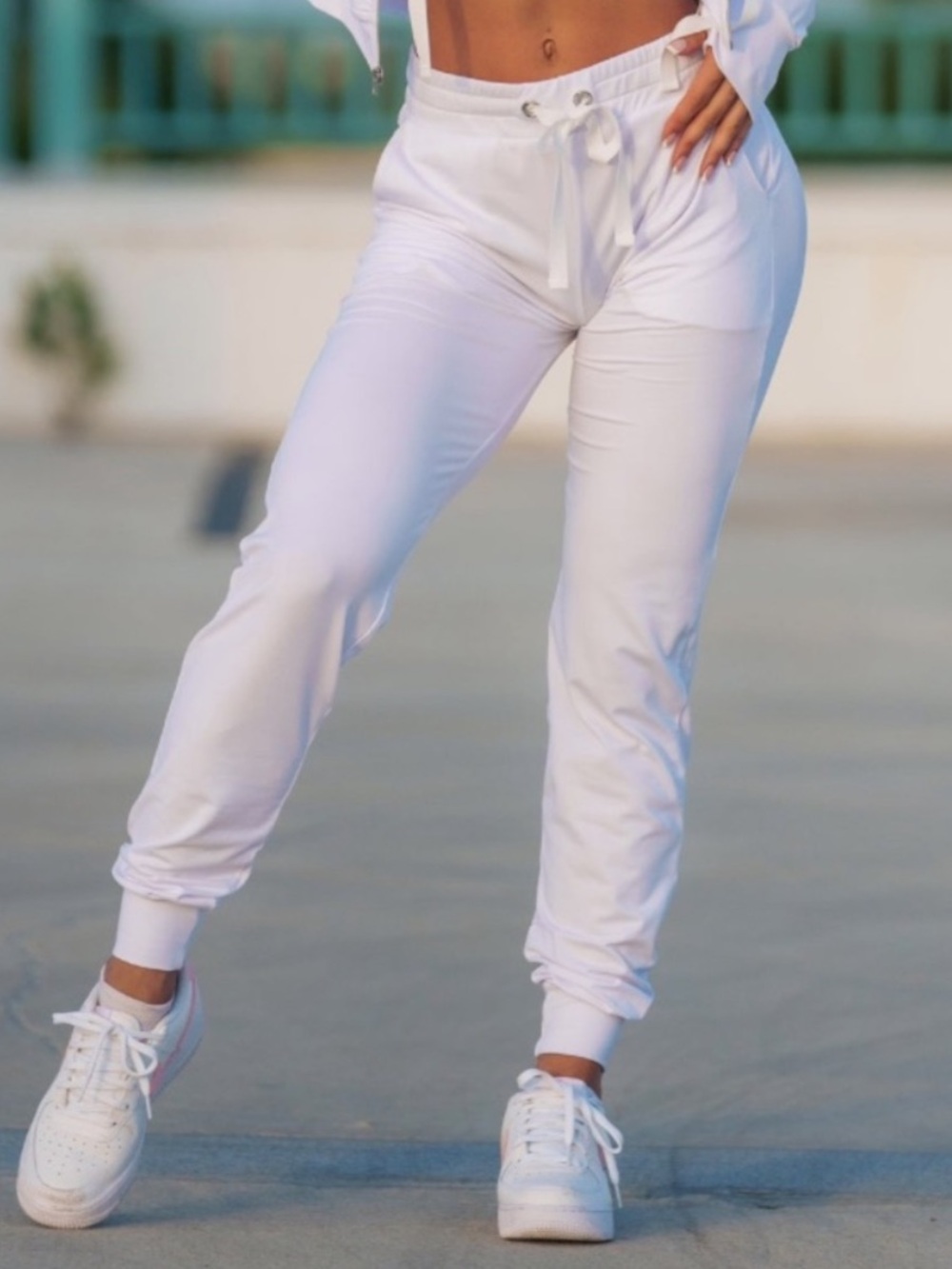 New BOMBSHELL Sportswear White Joggers, Size MEDIUM
